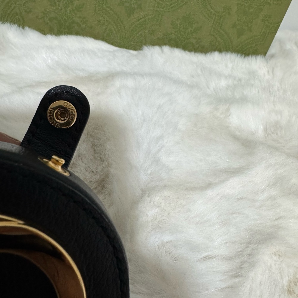 Gucci Black Coin purse with Gold Logo - Picture 9 of 9